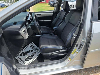 2016 Toyota Corolla LE – miniatura 6