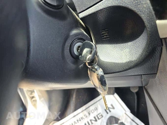 2016 Toyota Corolla LE – miniatura 8