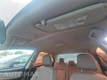 2016 Toyota Corolla LE Plus – miniatura 11