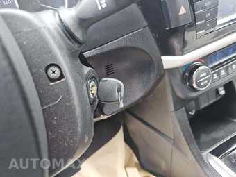 2016 Toyota Corolla LE Plus – miniatura 8