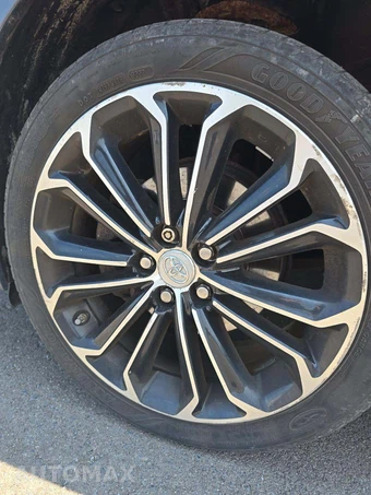 2016 Toyota Corolla S Plus – miniatura 23