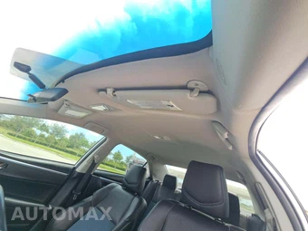 2016 Toyota Corolla S Plus – miniatura 8