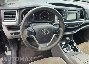 2016 Toyota Highlander LE - miniatura 9