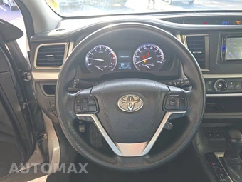 2016 Toyota Highlander LE - miniatura 10