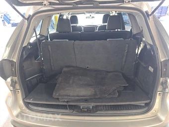2016 Toyota Highlander LE - miniatura 17