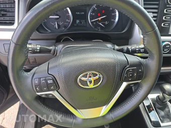 2016 Toyota Highlander LE Plus – miniatura 10