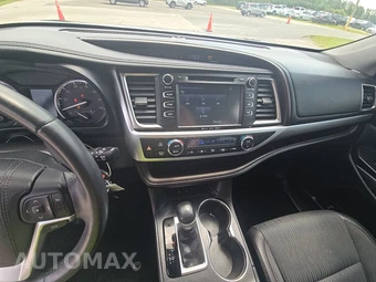 2016 Toyota Highlander LE Plus – miniatura 11