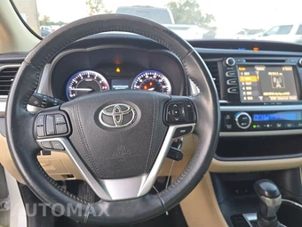 2016 Toyota Highlander LE Plus - miniatura 10