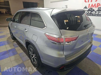 2016 Toyota Highlander XLE – miniatura 2