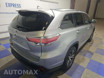 2016 Toyota Highlander XLE – miniatura 3