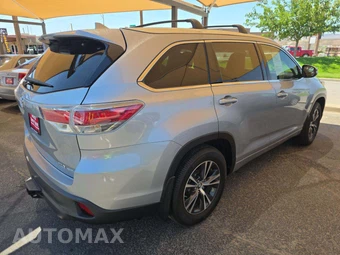 2016 Toyota Highlander XLE - miniatura 3