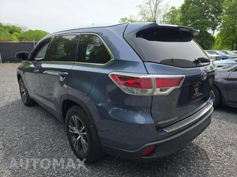 2016 Toyota Highlander XLE - miniatura 2