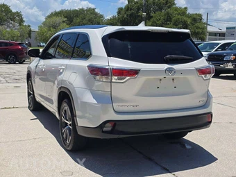 2016 Toyota Highlander XLE – miniatura 2