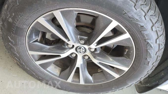 2016 Toyota Highlander XLE – miniatura 28