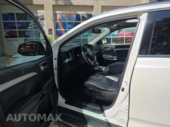 2016 Toyota Highlander XLE – miniatura 3