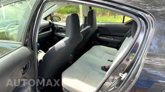 2016 Toyota Prius c One - miniatura 15
