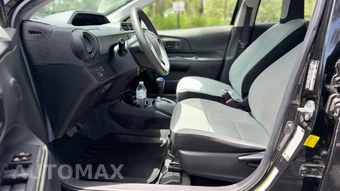 2016 Toyota Prius c One - miniatura 20