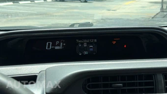 2016 Toyota Prius c One - miniatura 22