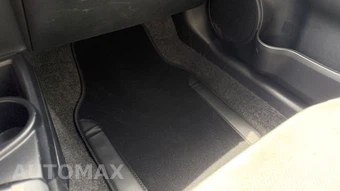 2016 Toyota Prius c One - miniatura 24