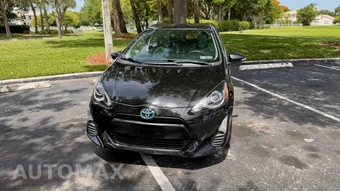 2016 Toyota Prius c One - miniatura 3