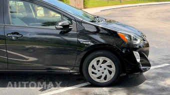 2016 Toyota Prius c One - miniatura 8