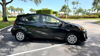 2016 Toyota Prius c One - miniatura 9