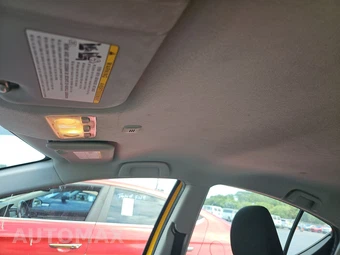 2016 Toyota Prius c Three – miniatura 17