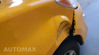 2016 Toyota Prius c Three – miniatura 20