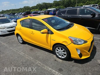 2016 Toyota Prius c Three – miniatura 3