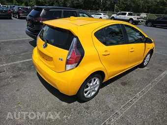 2016 Toyota Prius c Three – miniatura 4