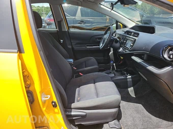 2016 Toyota Prius c Three – miniatura 8