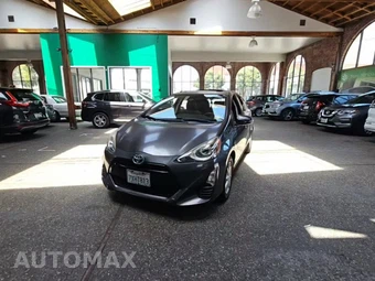2016 Toyota Prius c Three