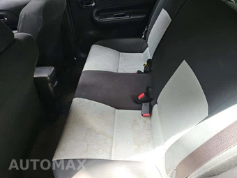 2016 Toyota Prius c Three - miniatura 20