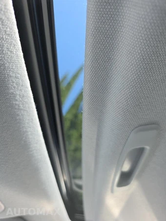 2016 Toyota Prius Four - miniatura 17