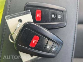 2016 Toyota Prius Four Touring - miniatura 8