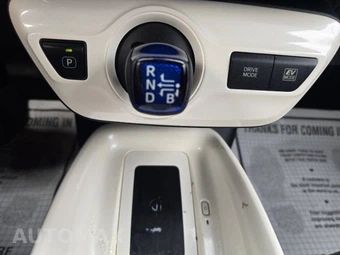 2016 Toyota Prius Four Touring - miniatura 13