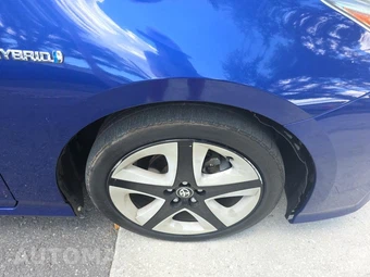 2016 Toyota Prius Four Touring - miniatura 9