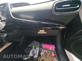 2016 Toyota Prius Three – miniatura 16