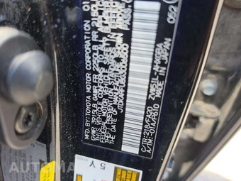 2016 Toyota Prius Three – miniatura 2