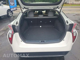 2016 Toyota Prius Two - miniatura 11
