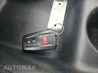 2016 Toyota Prius Two - miniatura 5