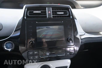 2016 Toyota Prius Two – miniatura 10
