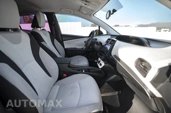 2016 Toyota Prius Two – miniatura 15