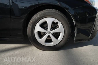 2016 Toyota Prius Two – miniatura 18