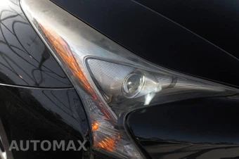 2016 Toyota Prius Two – miniatura 19
