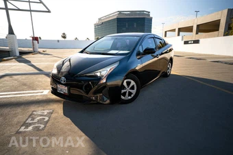 2016 Toyota Prius Two – miniatura 2