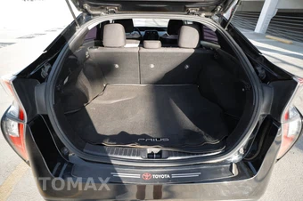 2016 Toyota Prius Two – miniatura 20