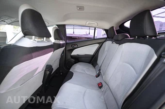 2016 Toyota Prius Two – miniatura 21
