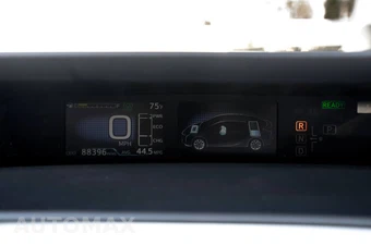 2016 Toyota Prius Two – miniatura 22