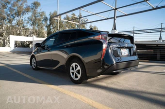 2016 Toyota Prius Two – miniatura 6